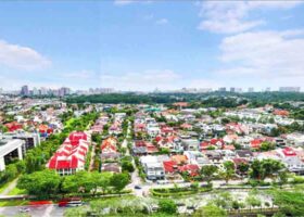 Dunearn House floor plan analysis featuring the Bukit Timah condominium development and family-oriented layout positioning near Sixth Avenue MRT